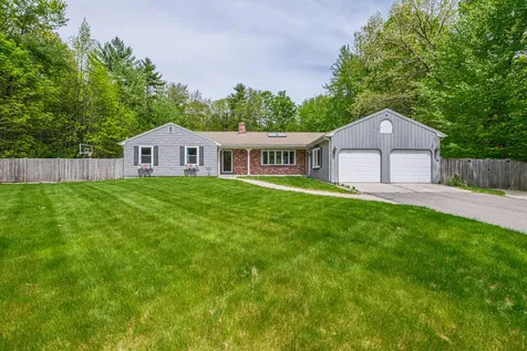 11 Brookside Drive Falmouth ME 04105