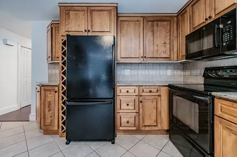 11 Brookside Drive Falmouth ME 04105