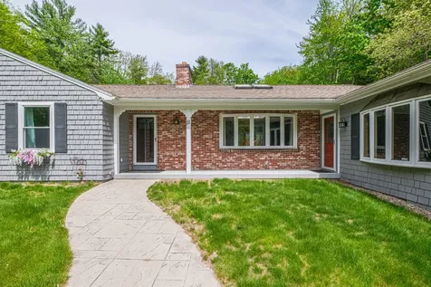11 Brookside Drive Falmouth ME 04105