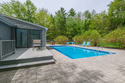 11 Brookside Drive Falmouth ME 04105