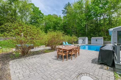 11 Brookside Drive Falmouth ME 04105