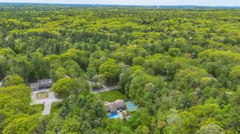 11 Brookside Drive Falmouth ME 04105