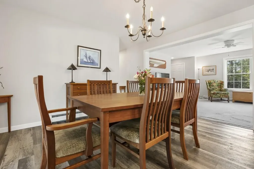 15 Shipbuilder Road Boothbay ME 04544