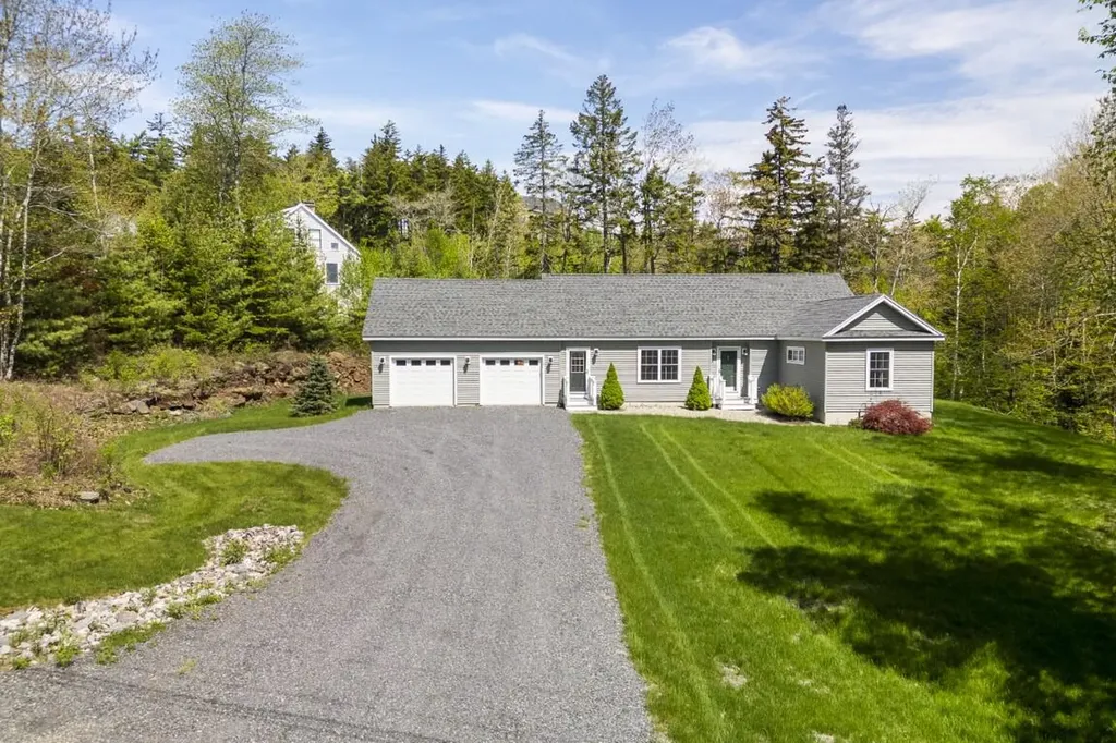 15 Shipbuilder Road Boothbay ME 04544