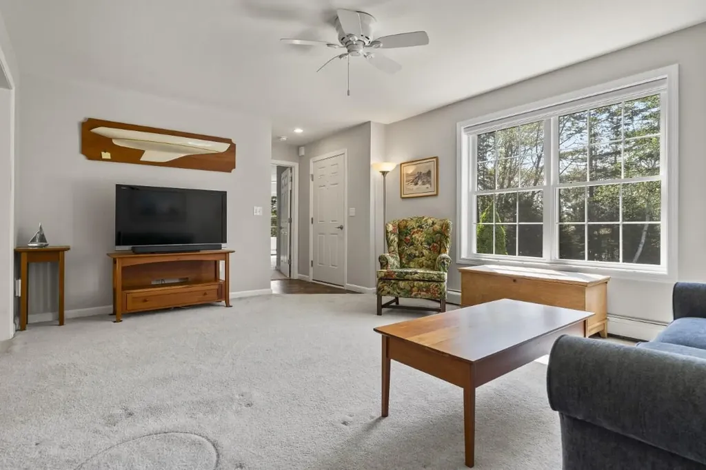 15 Shipbuilder Road Boothbay ME 04544
