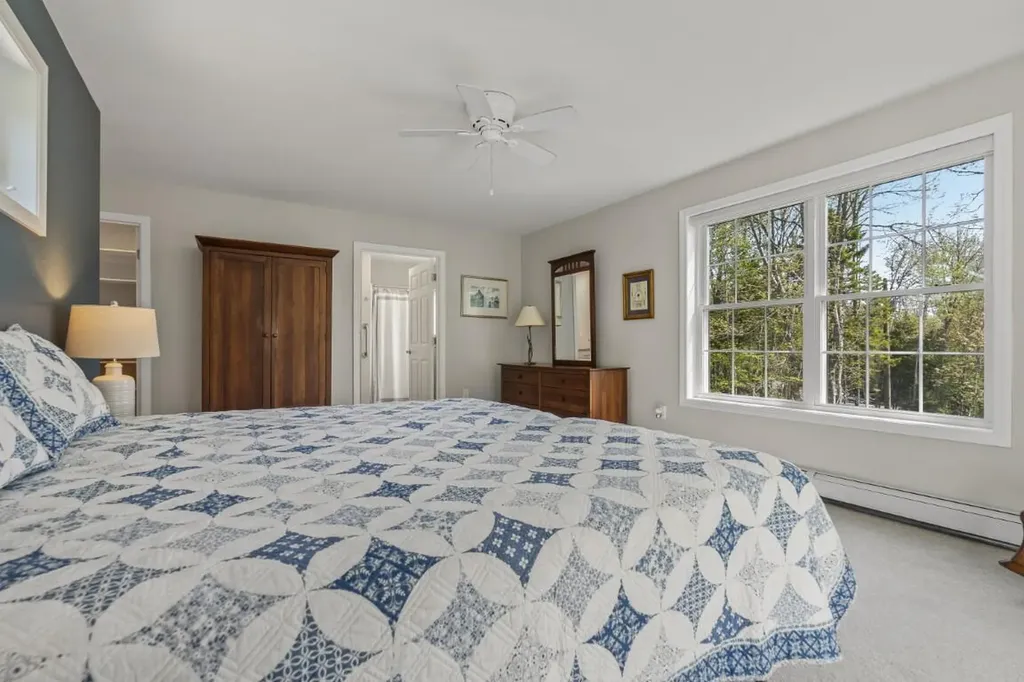 15 Shipbuilder Road Boothbay ME 04544