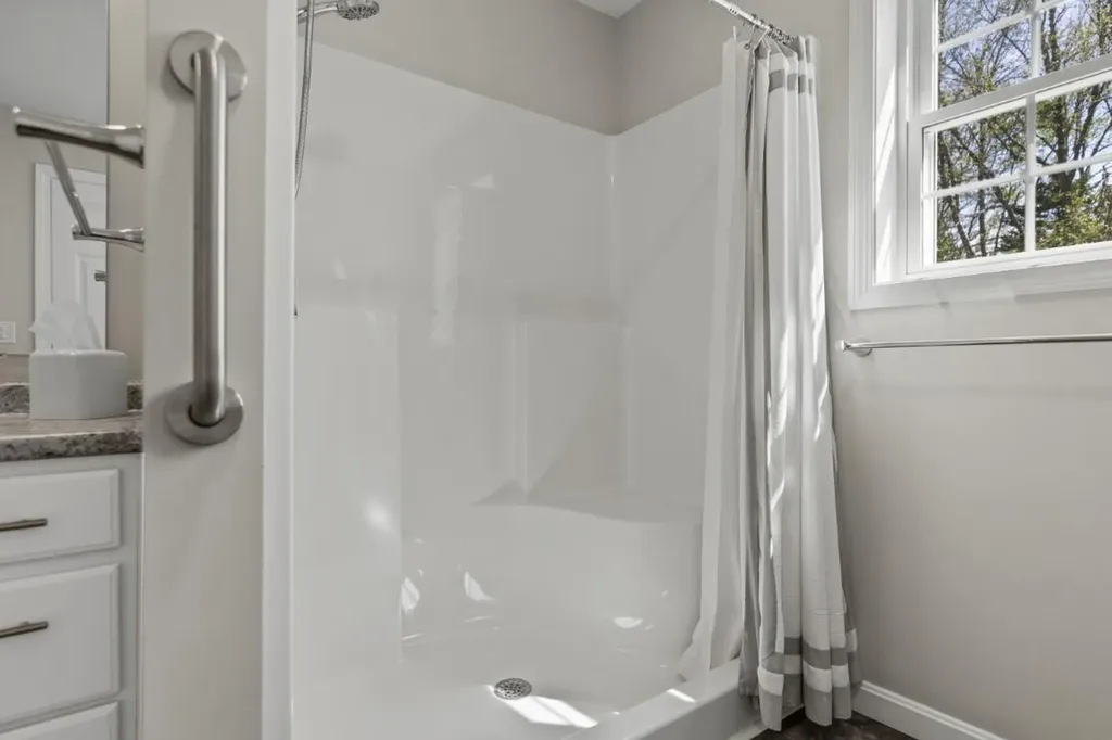 15 Shipbuilder Road Boothbay ME 04544
