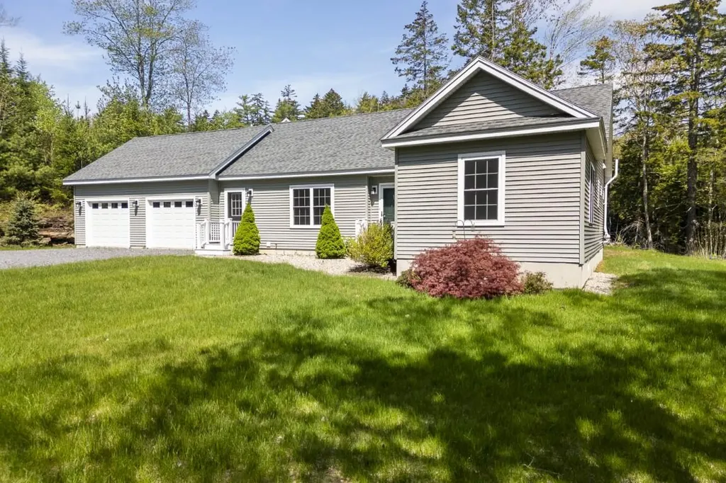 15 Shipbuilder Road Boothbay ME 04544