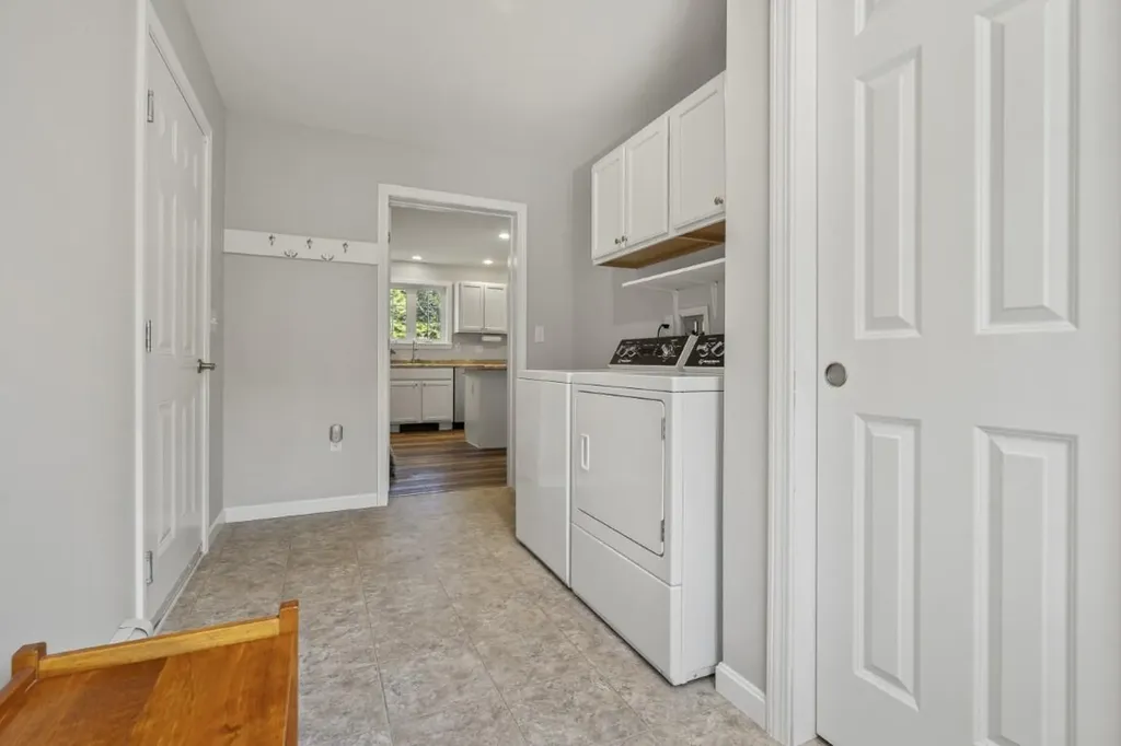 15 Shipbuilder Road Boothbay ME 04544