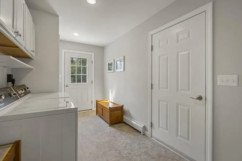 15 Shipbuilder Road Boothbay ME 04544
