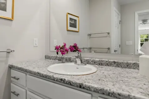 15 Shipbuilder Road Boothbay ME 04544