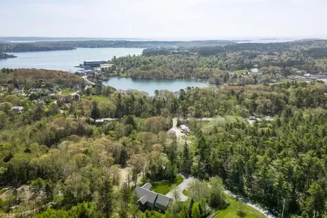 15 Shipbuilder Road Boothbay ME 04544