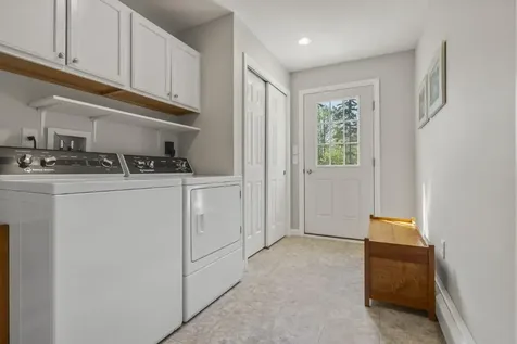 15 Shipbuilder Road Boothbay ME 04544