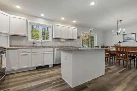 15 Shipbuilder Road Boothbay ME 04544