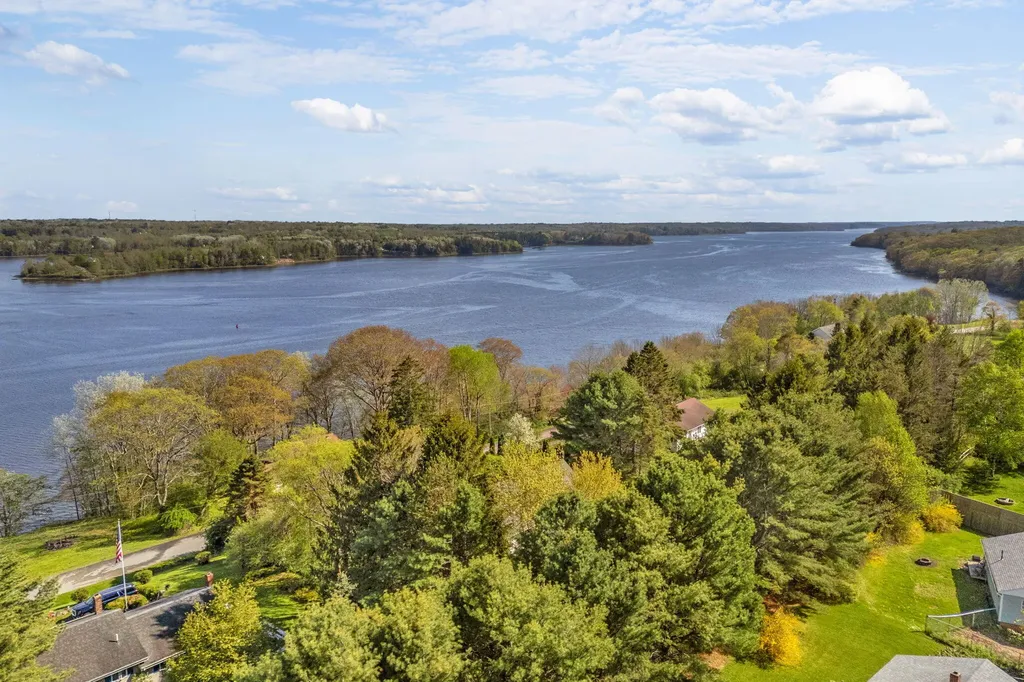 87 Sunrise Terrace Thomaston ME 04861