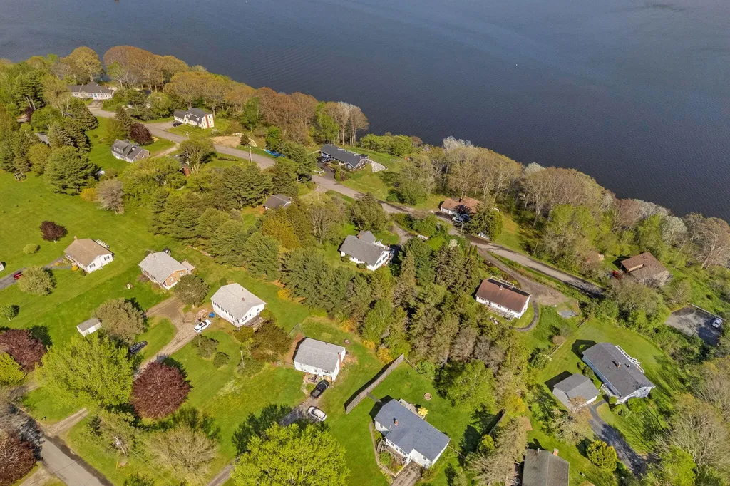 87 Sunrise Terrace Thomaston ME 04861