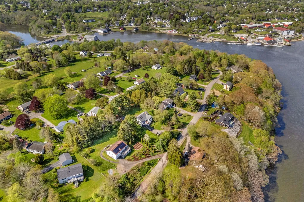 87 Sunrise Terrace Thomaston ME 04861