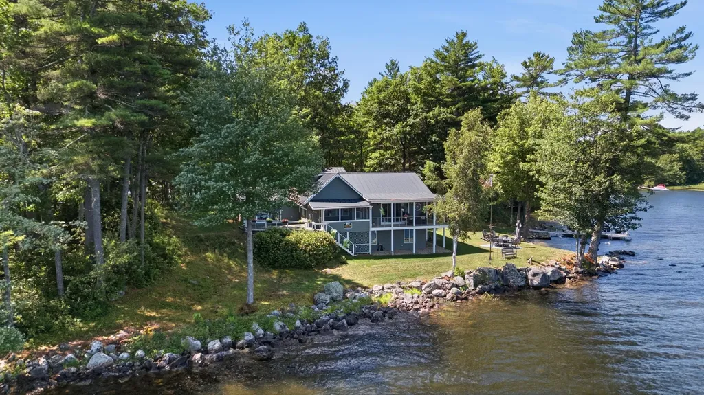 60 Cardinal Lane Poland ME 04274