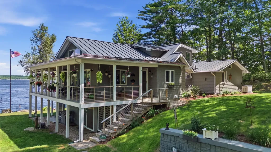 60 Cardinal Lane Poland ME 04274