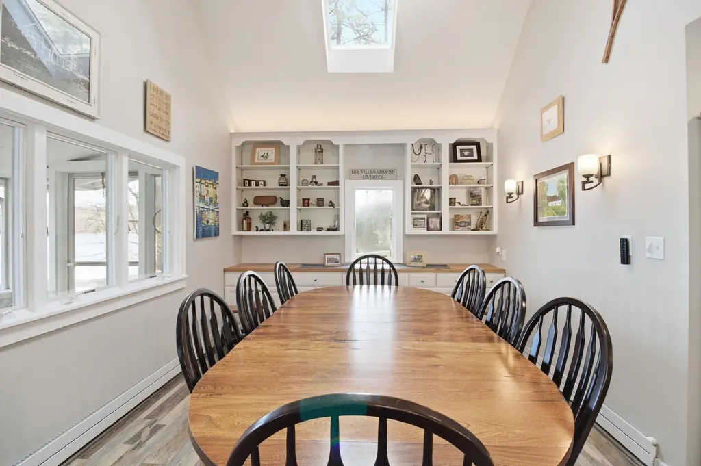 60 Cardinal Lane Poland ME 04274