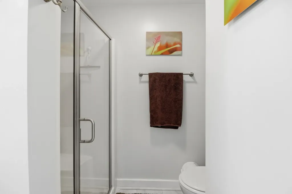 60 Cardinal Lane Poland ME 04274