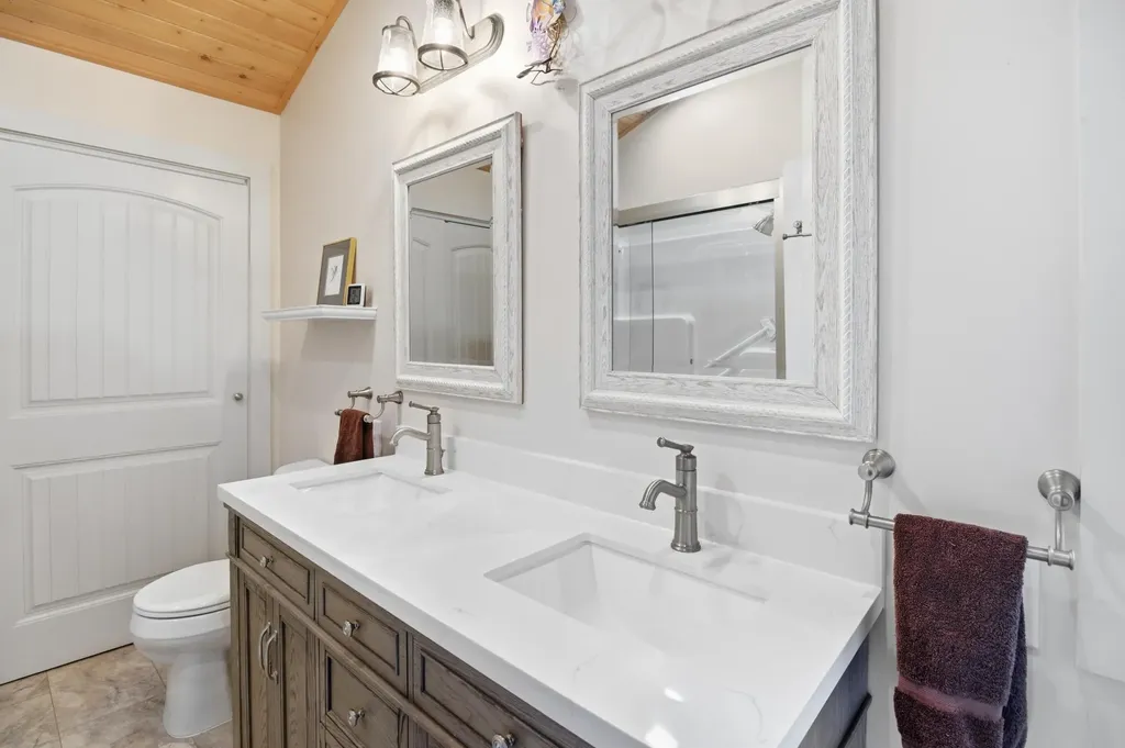60 Cardinal Lane Poland ME 04274