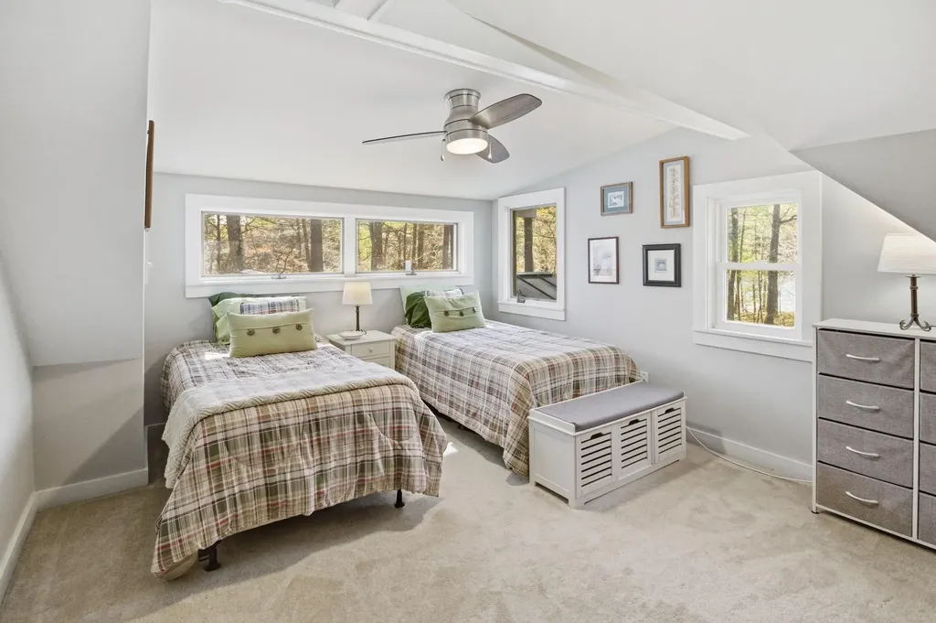 60 Cardinal Lane Poland ME 04274