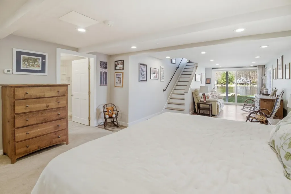 60 Cardinal Lane Poland ME 04274