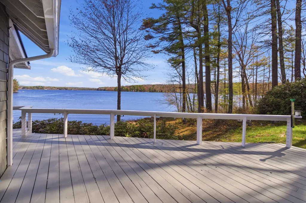 60 Cardinal Lane Poland ME 04274