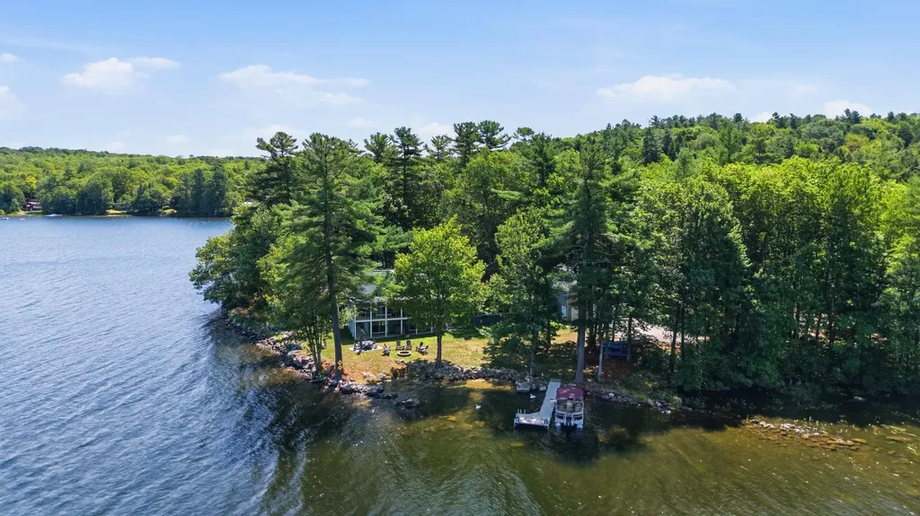 60 Cardinal Lane Poland ME 04274