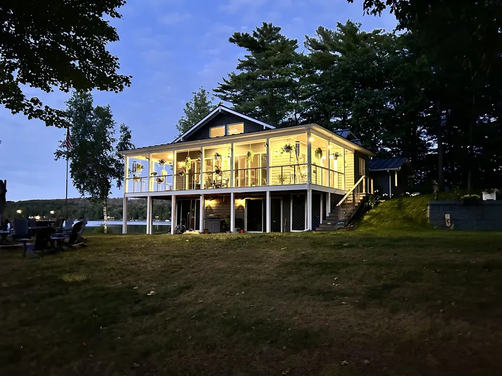 60 Cardinal Lane Poland ME 04274