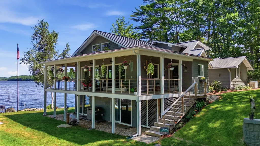 60 Cardinal Lane Poland ME 04274