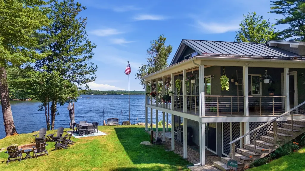 60 Cardinal Lane Poland ME 04274