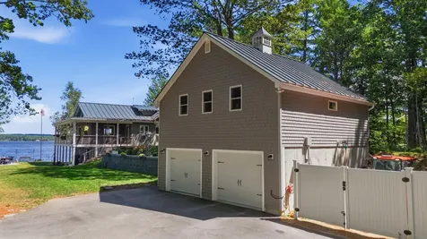60 Cardinal Lane Poland ME 04274