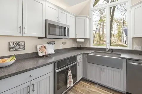 60 Cardinal Lane Poland ME 04274