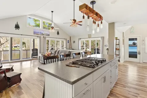 60 Cardinal Lane Poland ME 04274