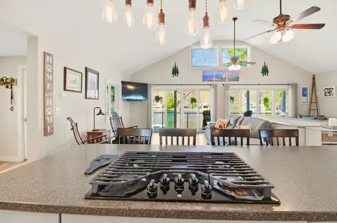 60 Cardinal Lane Poland ME 04274
