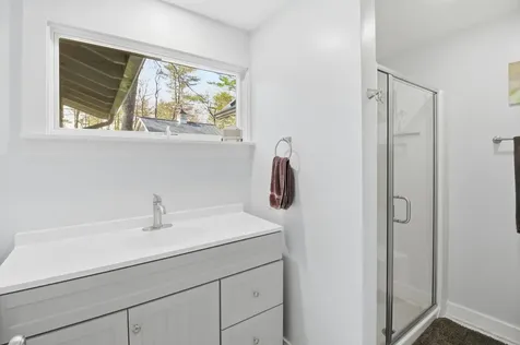 60 Cardinal Lane Poland ME 04274