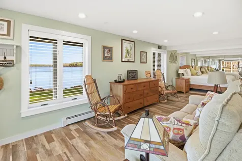 60 Cardinal Lane Poland ME 04274