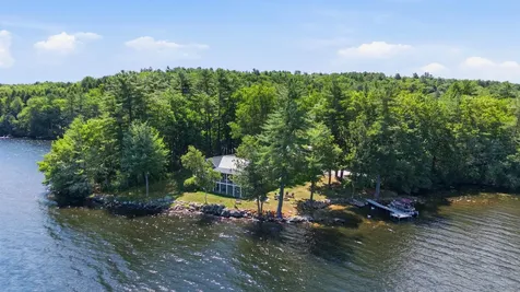 60 Cardinal Lane Poland ME 04274