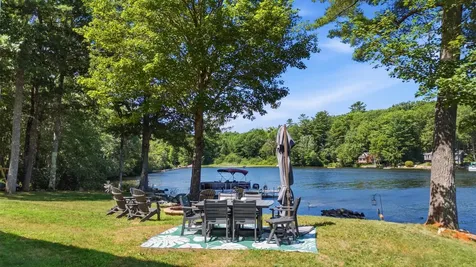 60 Cardinal Lane Poland ME 04274