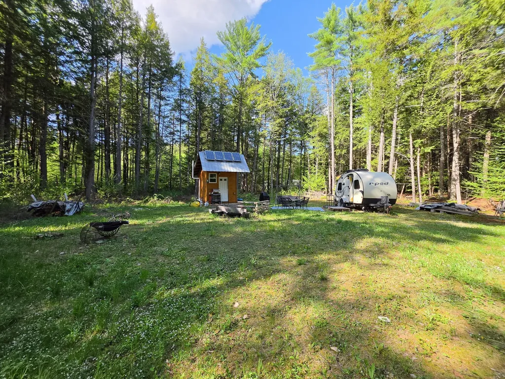 21 Milligan Circle Oxford ME 04270
