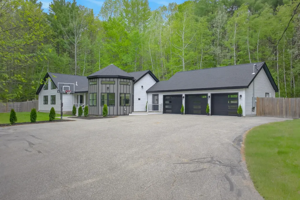 26 Sawyer Road Poland ME 04274