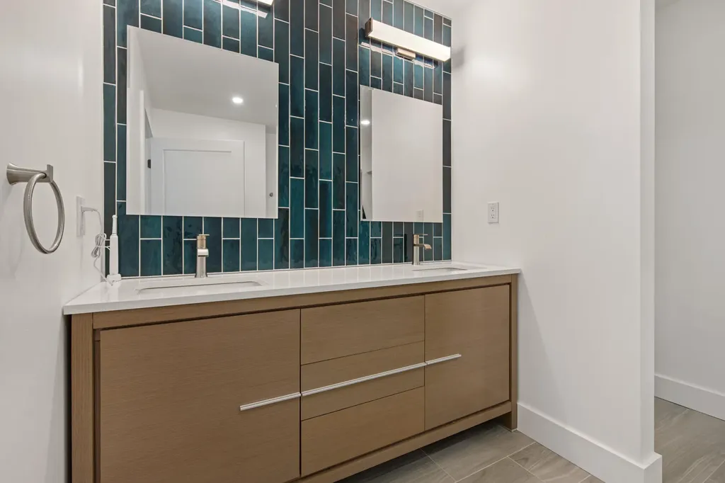 47 Cove Road Lincoln ME 04457