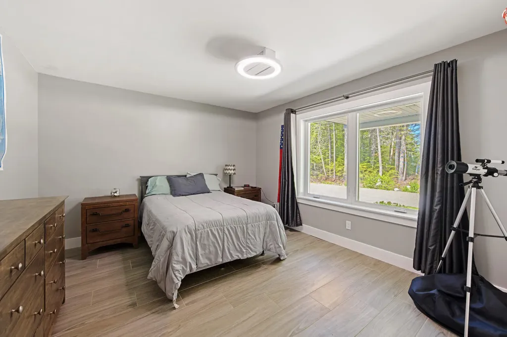 47 Cove Road Lincoln ME 04457