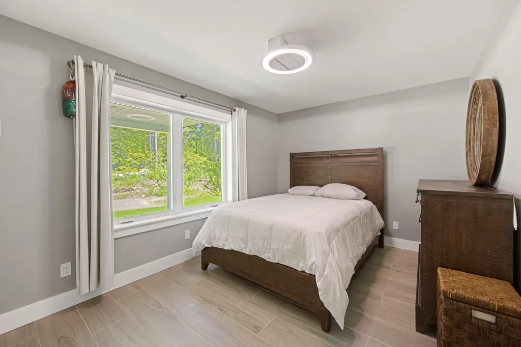 47 Cove Road Lincoln ME 04457