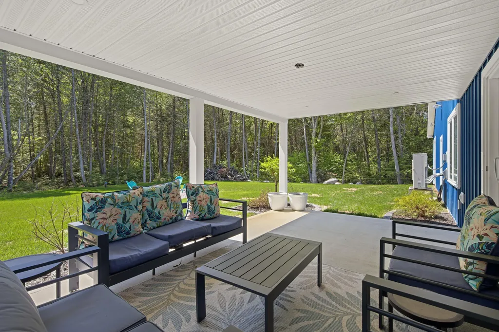 47 Cove Road Lincoln ME 04457