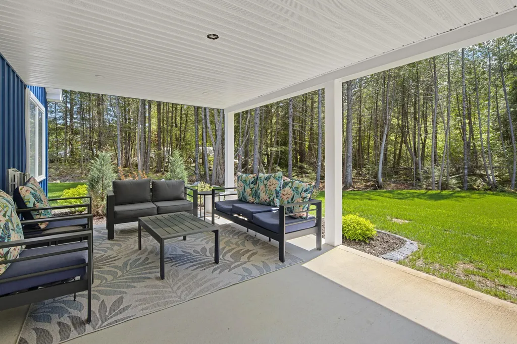 47 Cove Road Lincoln ME 04457