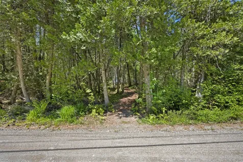 47 Cove Road Lincoln ME 04457