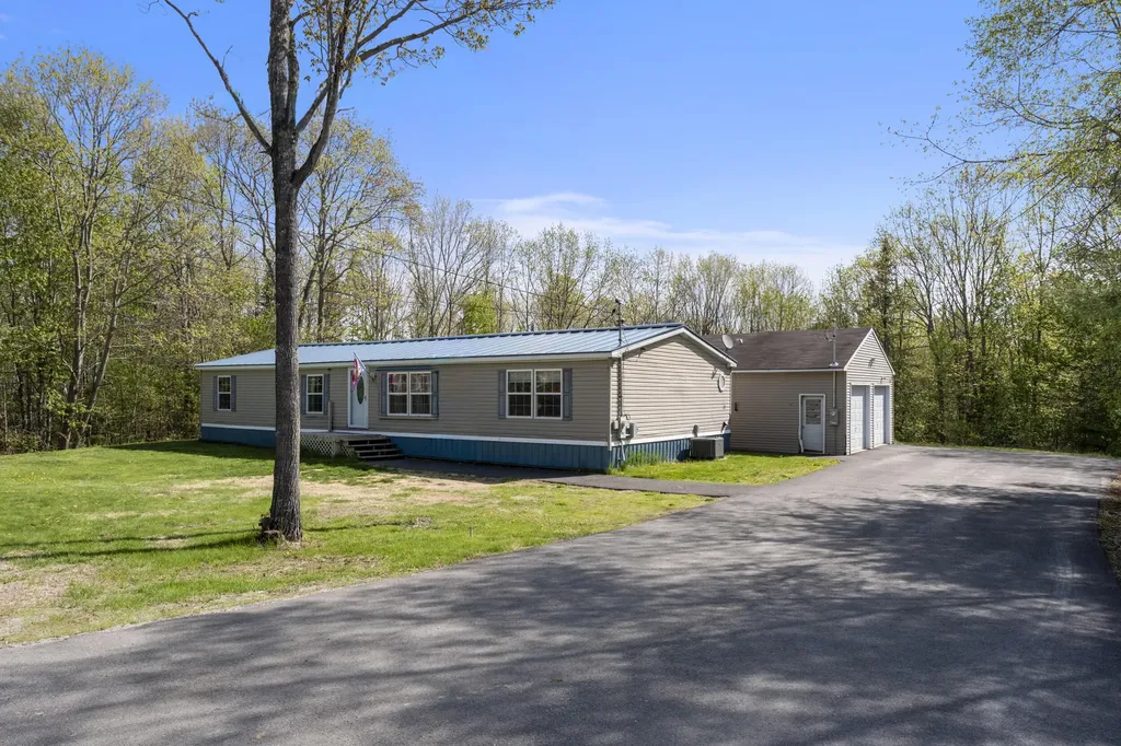 16 Ryan Lane Skowhegan ME 04976